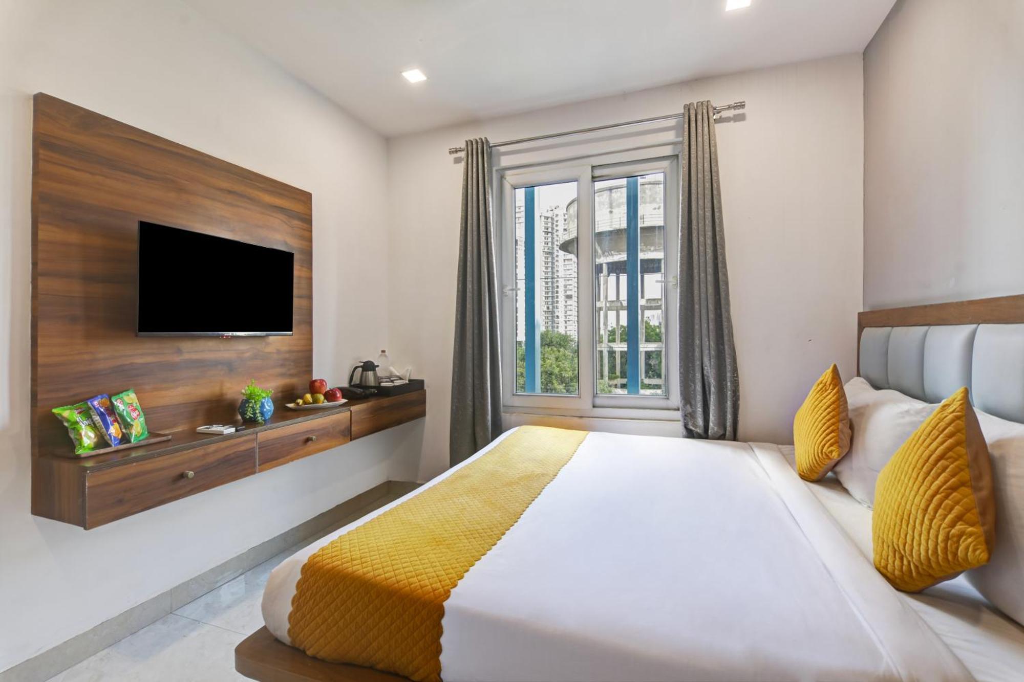 Status By Hotel The Emporio Ghaziabad Exterior foto