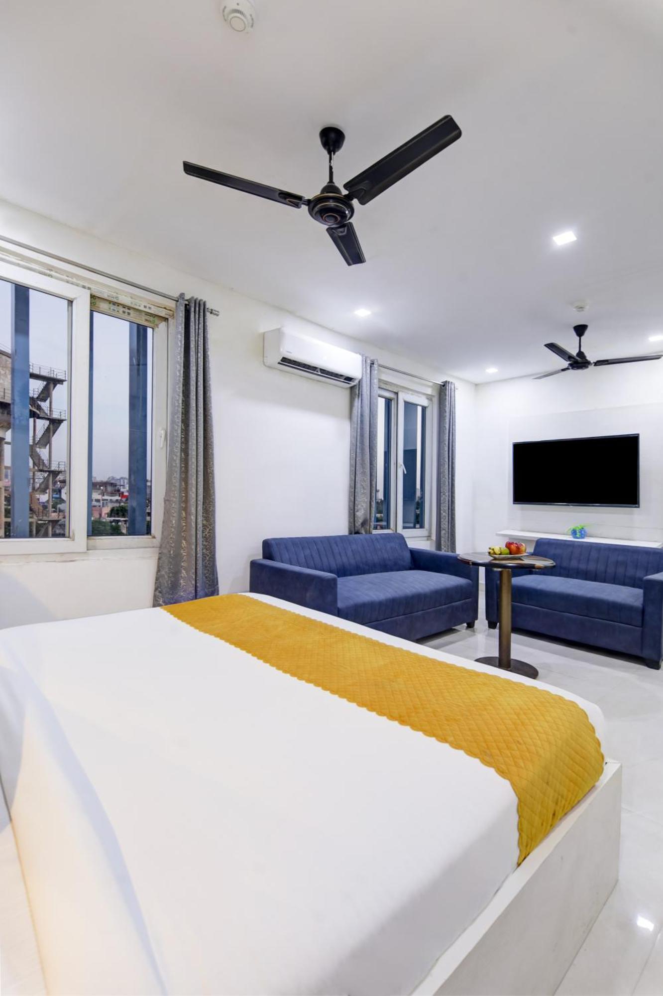 Status By Hotel The Emporio Ghaziabad Exterior foto